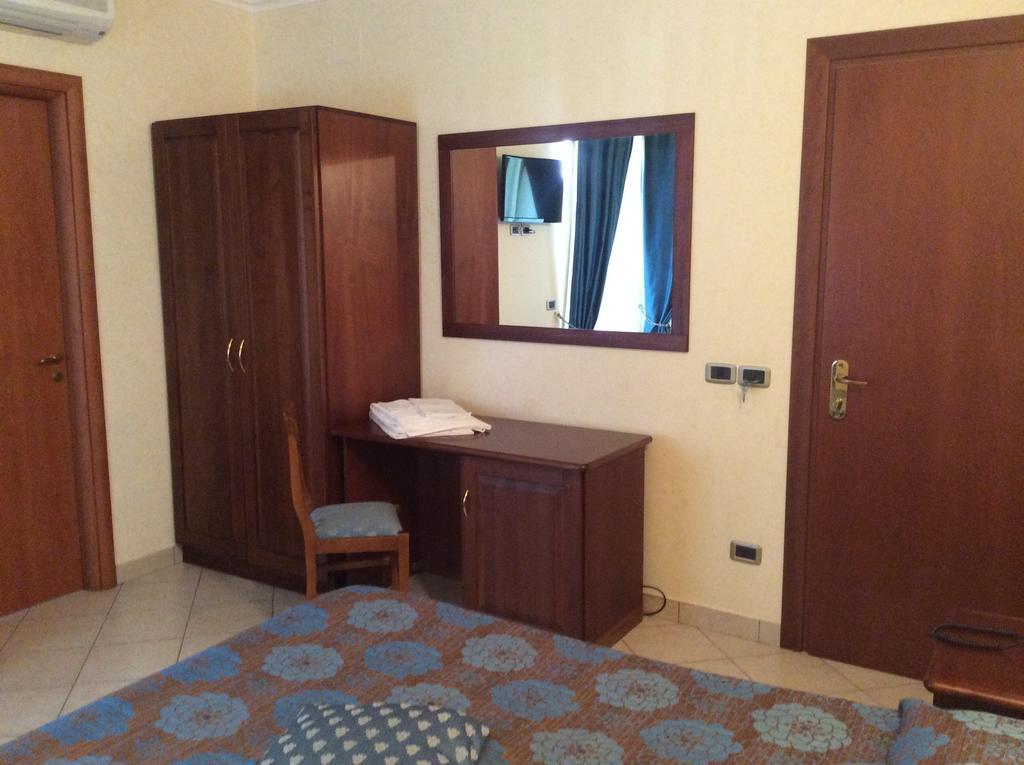 Cridda Hotel & Restaurant غيزيريا الغرفة الصورة