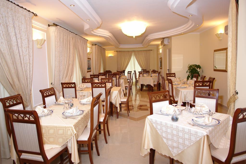 Cridda Hotel & Restaurant غيزيريا الغرفة الصورة
