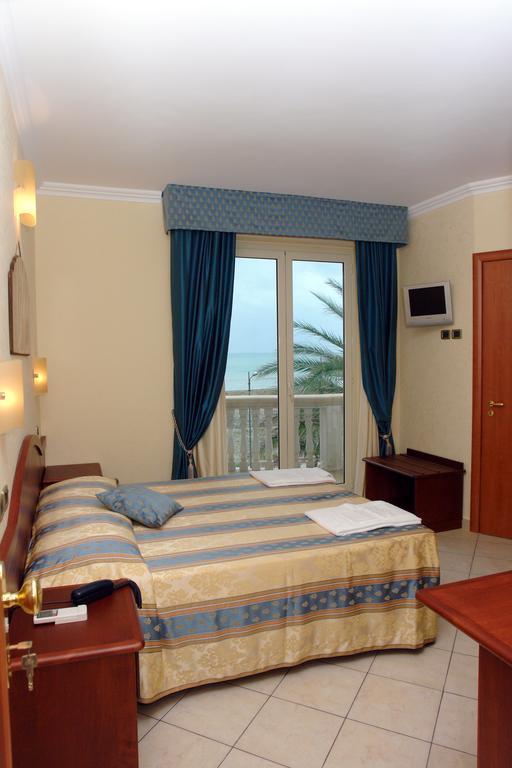 Cridda Hotel & Restaurant غيزيريا الغرفة الصورة